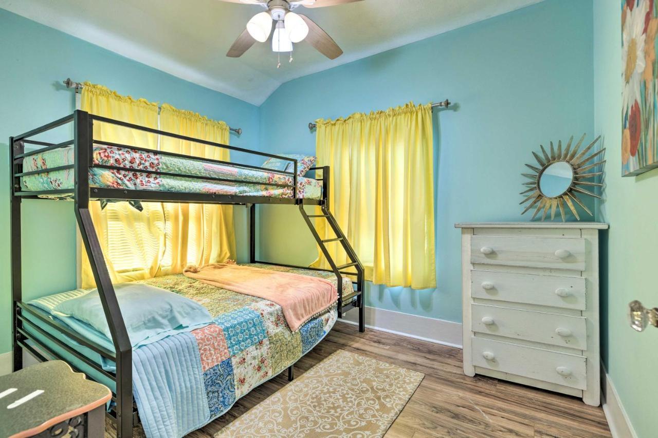 Beachside Getaway - Walk To Gulf, Pier And Casino! Villa Gulfport Eksteriør billede