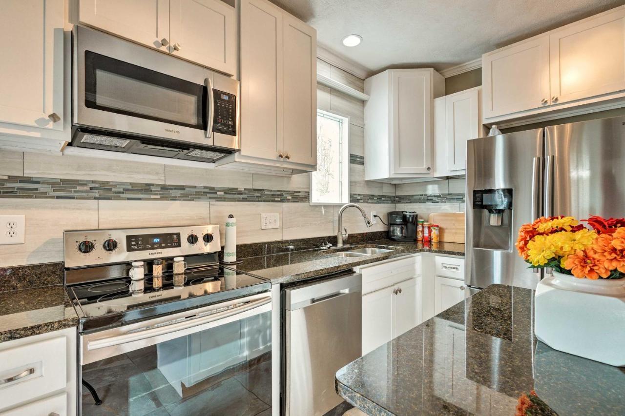 Beachside Getaway - Walk To Gulf, Pier And Casino! Villa Gulfport Eksteriør billede