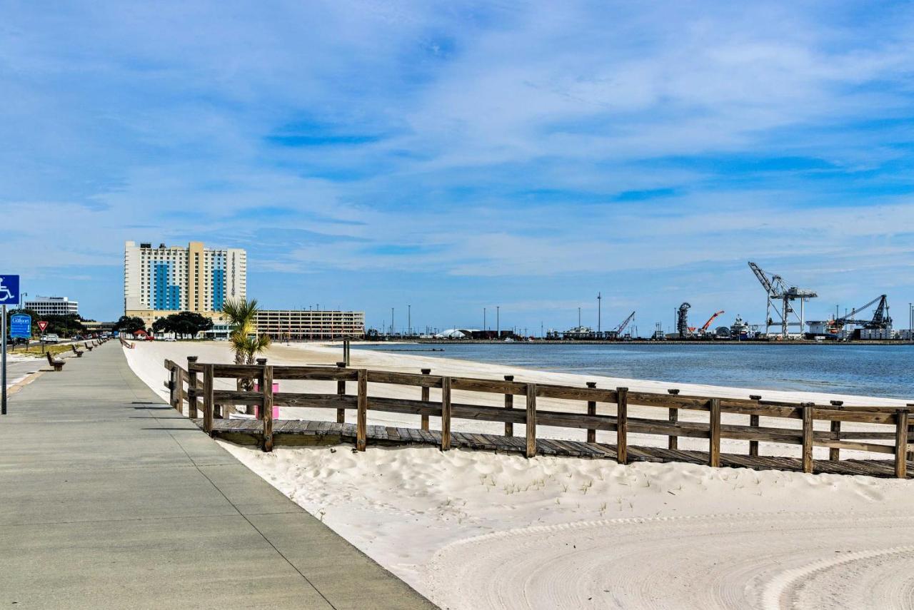 Beachside Getaway - Walk To Gulf, Pier And Casino! Villa Gulfport Eksteriør billede