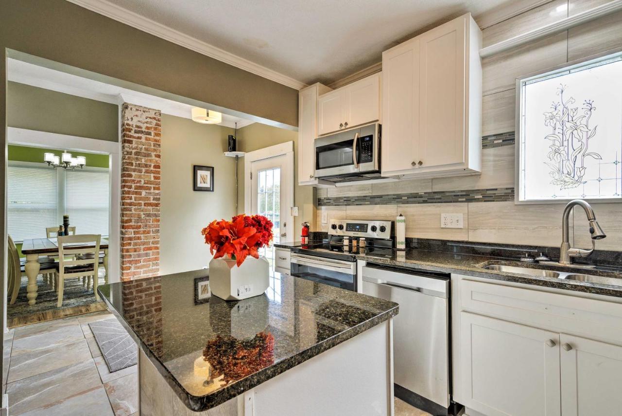 Beachside Getaway - Walk To Gulf, Pier And Casino! Villa Gulfport Eksteriør billede